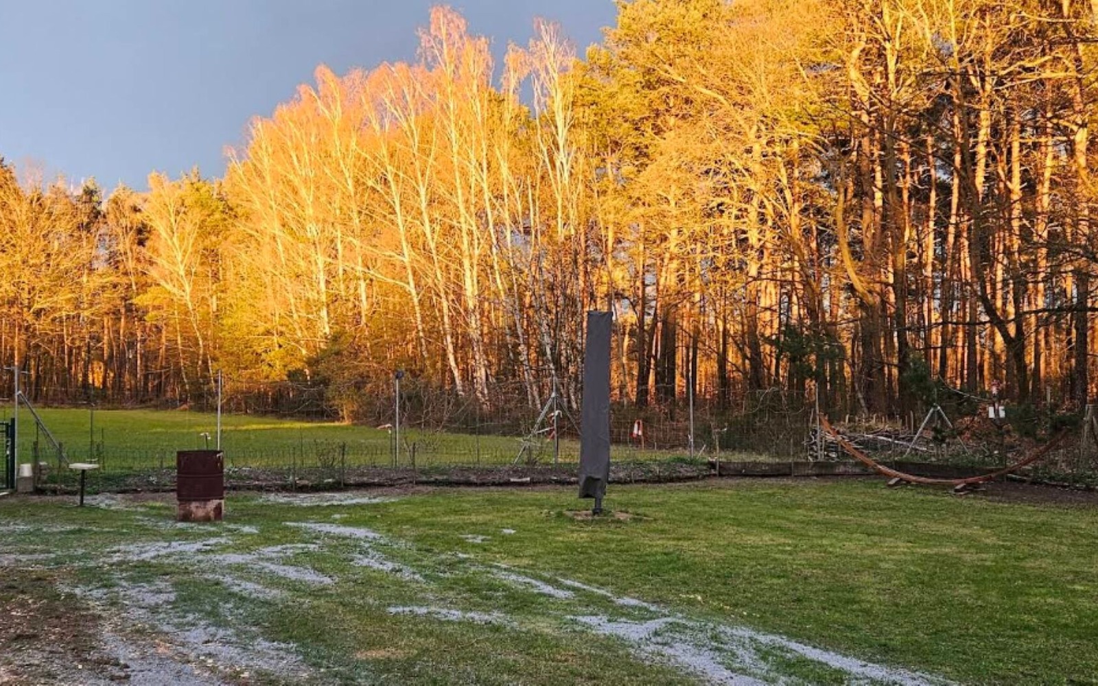 Campingplatz bei Sonnenuntergang, Foto: Joerg Muthke, Lizenz: Joerg Muthke