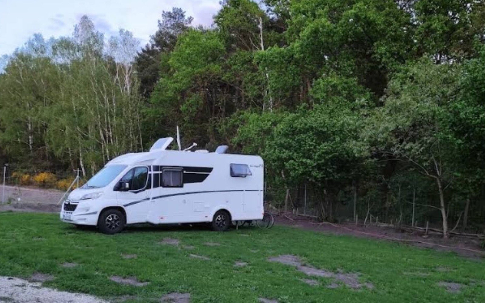Campingplatz mit Wohnmobil, Foto: Joerg Muthke, Lizenz: Joerg Muthke