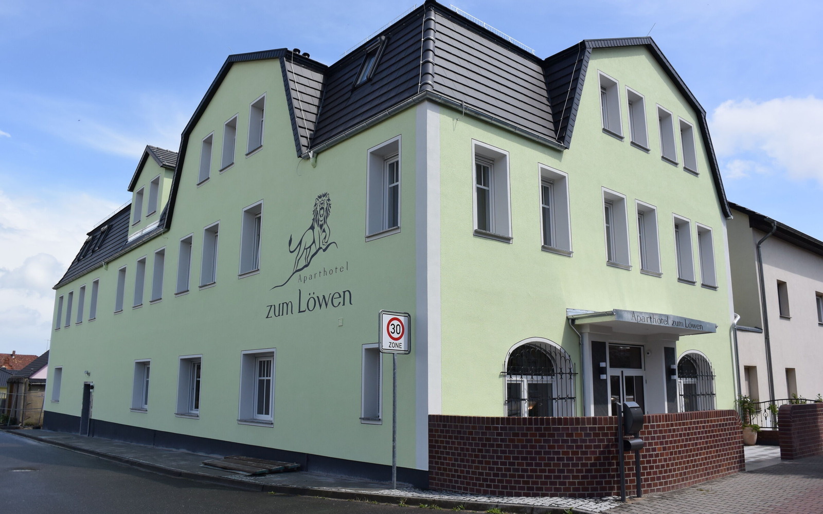 Außenansicht "Hotel zum Löwen", Foto: Touristinformation Senftenberg, Lizenz: Touristinformation Senftenberg