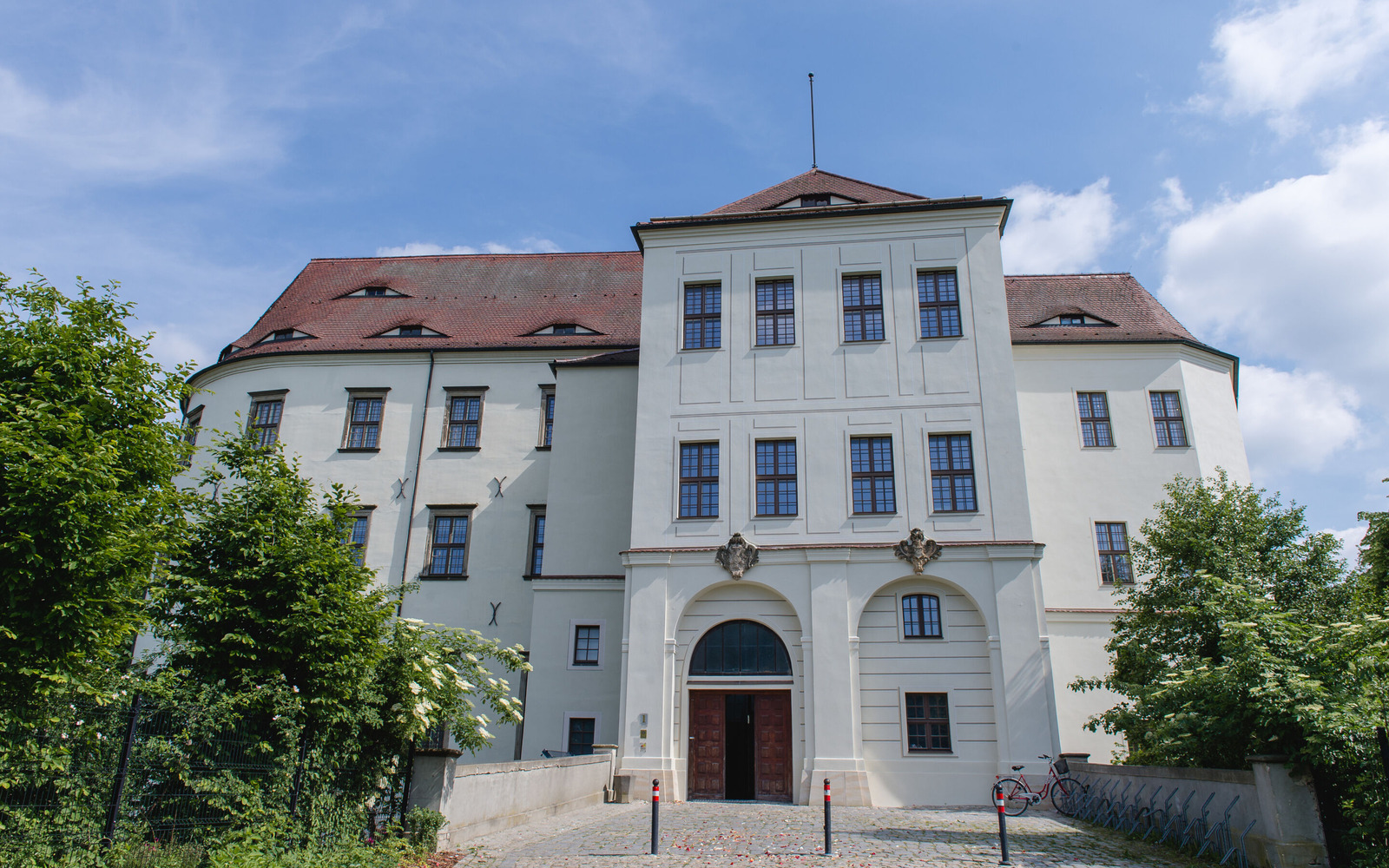 Schloss Frontansicht, Foto: Christiane Schleifenbaum, Lizenz: Schloss Hoyerswerda